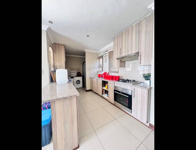 3 BEDROOM SECTIONAL TITLE FOR SALE IN BEN FLEUR